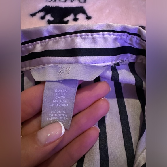 H&M shirt - Picture 2 of 5